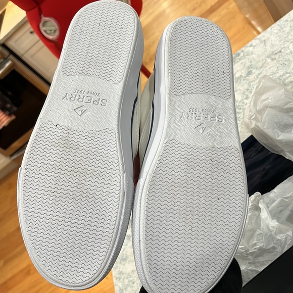 Jaws Sperry Slip Ons - Picture 2 of 8